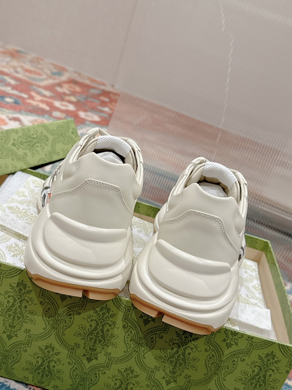 グッチ靴内部構造